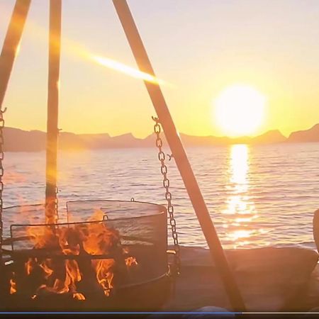 Smastranda Fjord Lodge Aheim Ngoại thất bức ảnh